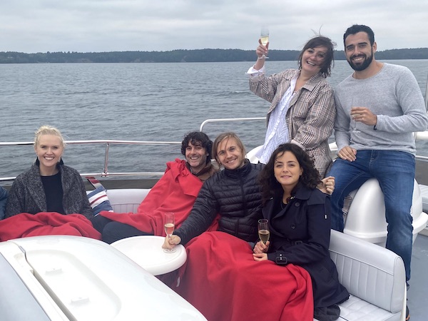Nöjda gäster båtcharter Stockholm